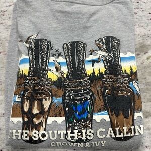 Crown & Ivy Gray 'The South is Callin' Graphic Tee